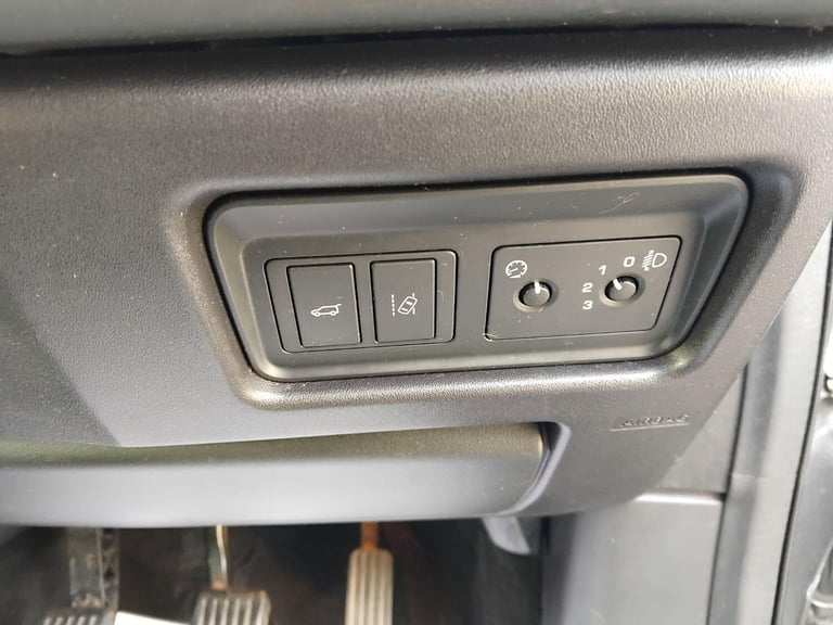 LAND ROVER DISCOVERY SPORT 2.0 TD4 SE Tech Grey Manual Diesel 2015