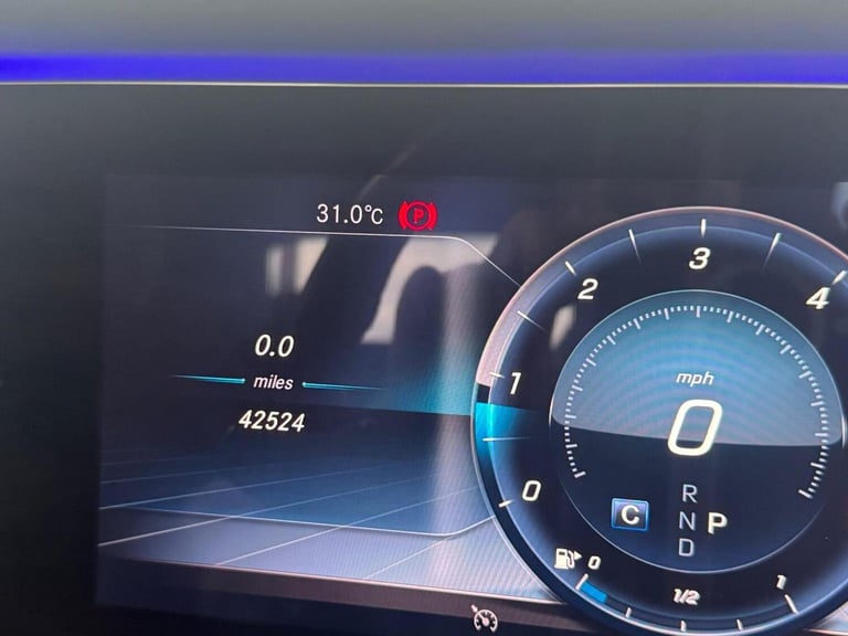 MERCEDES-BENZ E CLASS 2.0 E300d AMG Line Night Edition (Premium Plus) G-Tronic+