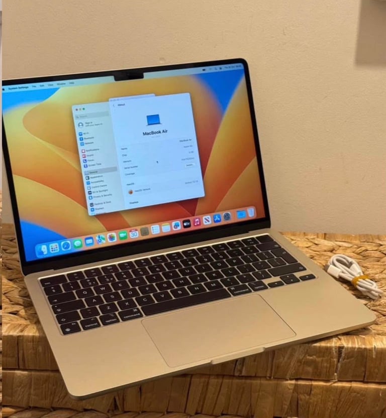 image for Apple MacBook Air M2 13.6 inch 256GB 8GB