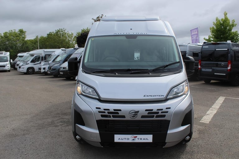 Auto-Trail Expedition 67 POP TOP ROOF, AUTOMATIC DIESEL AUTOMATIC 2025