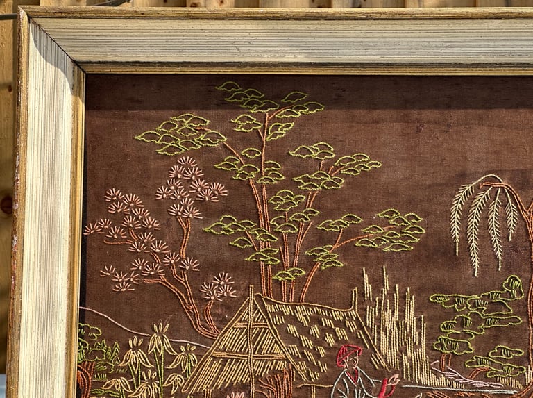 ANTIQUE FRAMED CHINESE SILK EMBROIDERY TAPESTRY PICTURE, 78x45cm - 1900s - WILL POST!