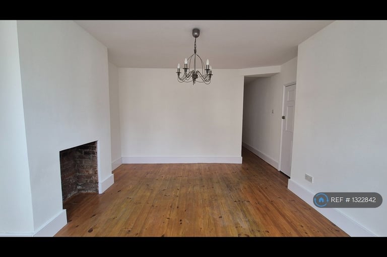 2 bedroom flat in Castleton Rd, Walthamstow, E17 (2 bed) (#1322842)