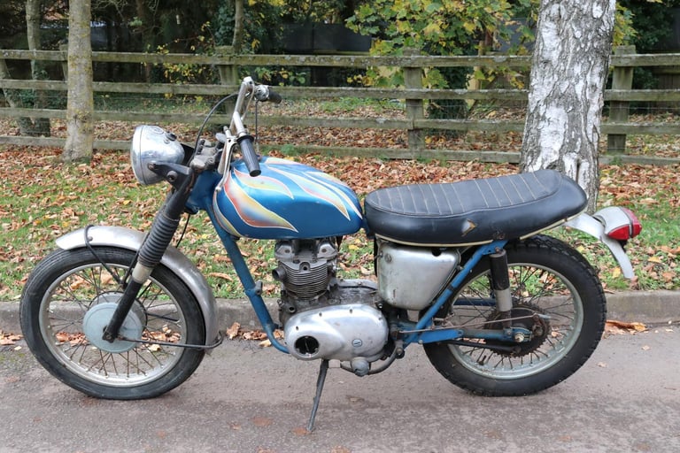 image for Triumph T100R T100 R Daytona Winter Restoration Project.