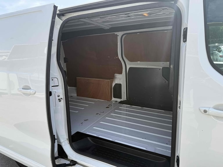 2020 Vauxhall Vivaro 1.5 Turbo D 2900 Sportive LWB AIR CON Manual L2 H1 Euro 6 (s/s) (100 ps) 1. ...