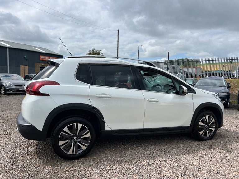 2018 68 PEUGEOT 2008 1.2 PURETECH ALLURE PREMIUM 5DR ONLY 33,000 MILES F/S/H