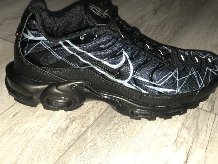 Nike tn black sale deals