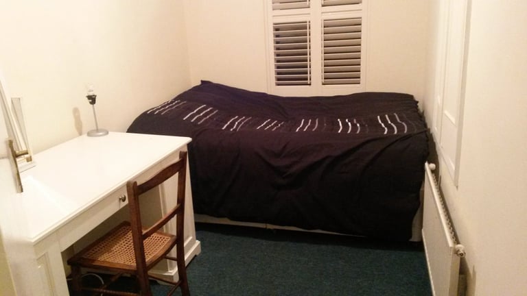 image for Lovely Double room in shared house TWICKENHAM £850 INCLUSIVE, Deposit only £600