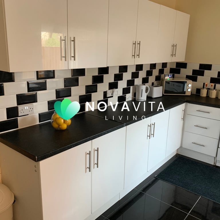Luxury Supported Accommodation - Single & Double rooms Rent (Pay nothing but Service Charge) Ref 154