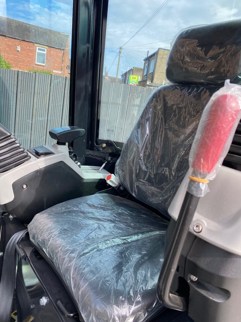 Brand New TRAX / Kubota Mini Digger / Excavator 