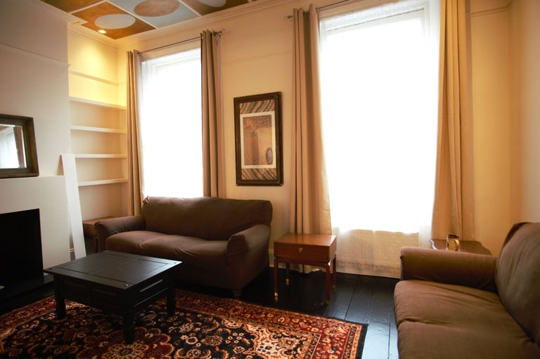Impressive 3-bedroom maisonette available to rent in Portobello Road, W11