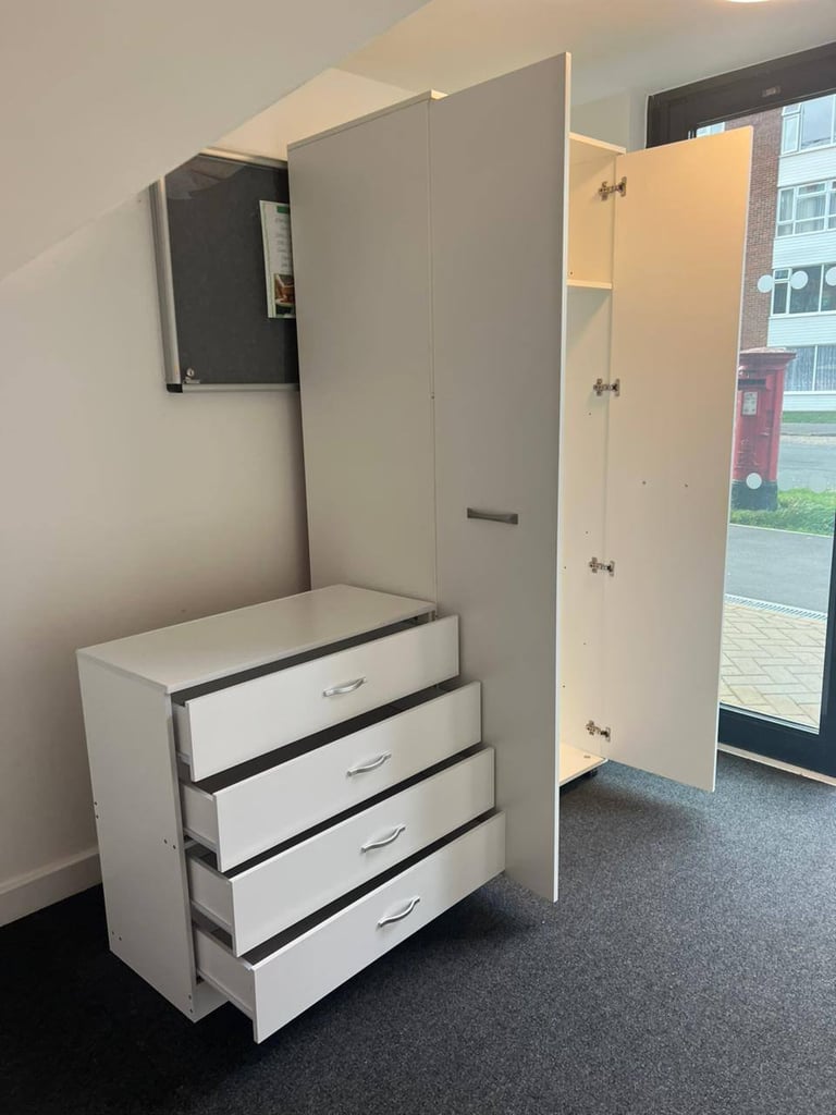 Wardrobe+ chest of drawers