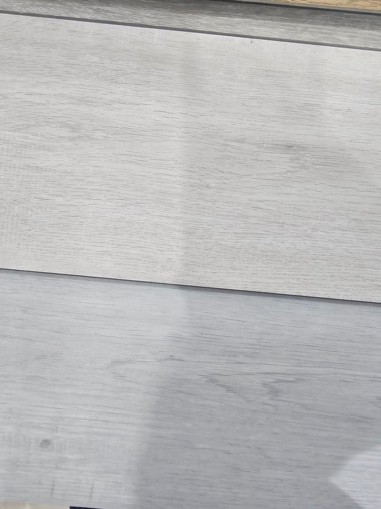 £47 per Box 2.196m² Waterproof Click Flooring Bathrooms Living Rooms Hallways Kithcens Tiles Wood