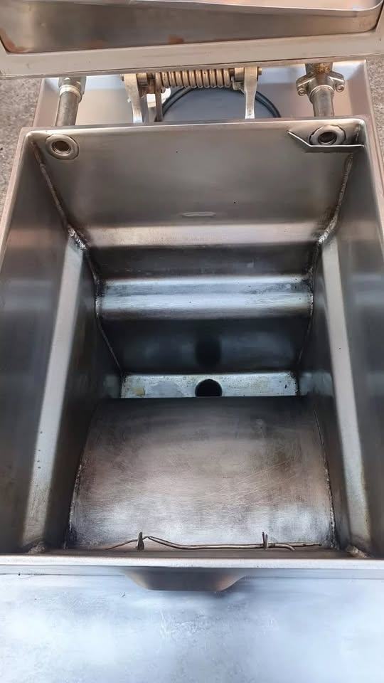 Henny Penny Takeaway Chicken Shop Four Head Gas Pressure Fryer