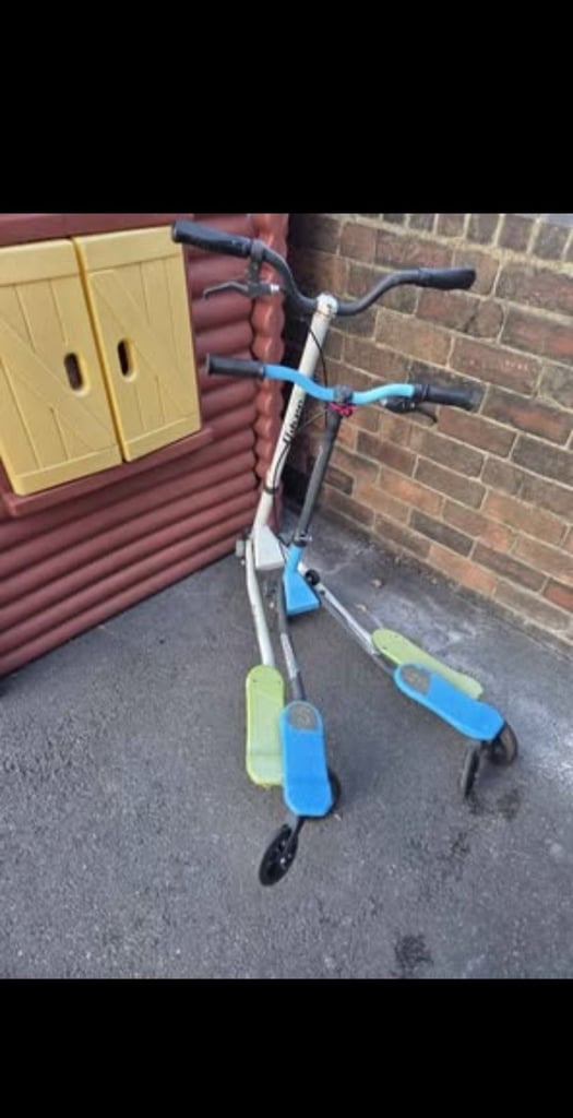 image for Kids 3 wheel scooter