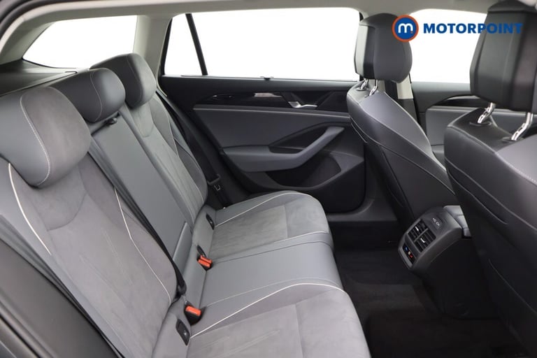 2025 Volkswagen Passat 1.5 TSI eHybrid Life 5dr DSG Estate Hybrid Automatic
