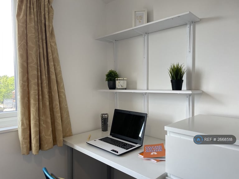 8 bedroom house in Nicander Road, Liverpool, L18 (8 bed) (#2668518)