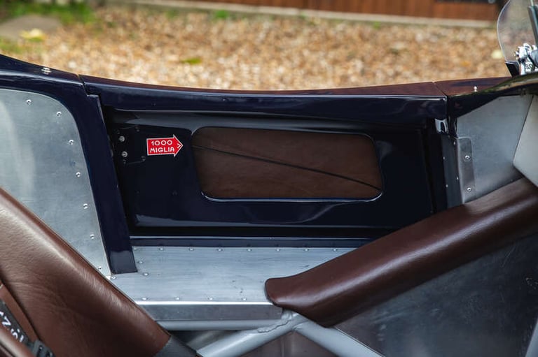 2022 REALM C-TYPE REALM SALOON PETROL Manual