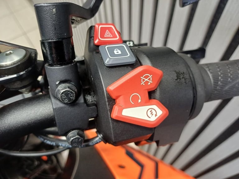 KTM 1290 SUPERDUKE R   21 REG    14304 MILES    DELIVERY    FINANCE    PX