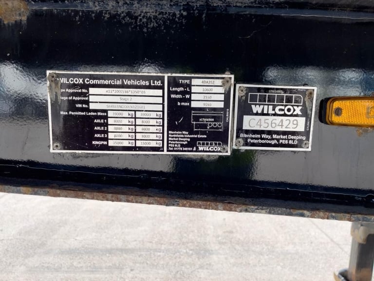 WILCOX INSULATED TIPPING TRAILER 