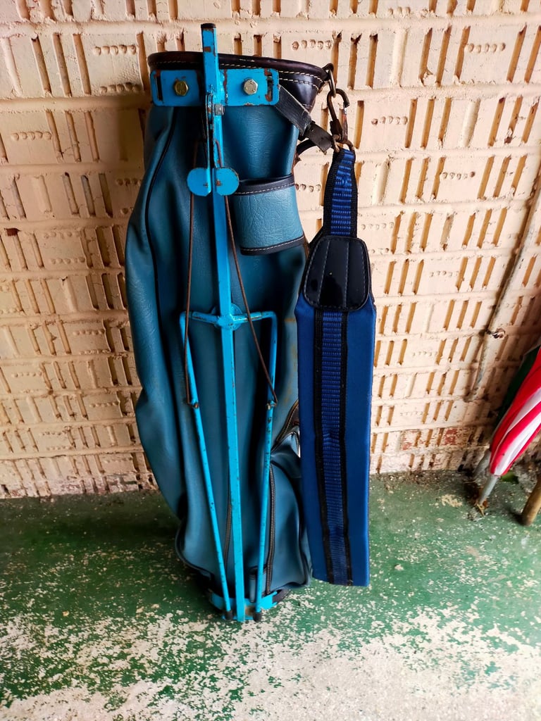 Small Golf Bag with stand 30/32ins.