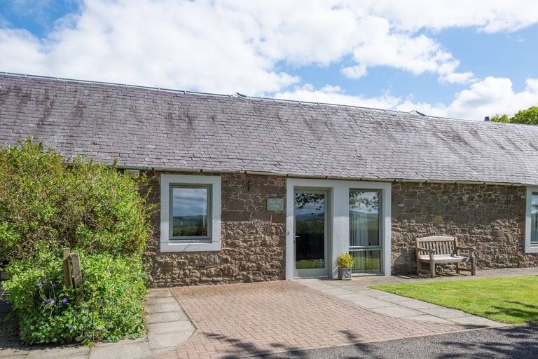 Furnished Cottages in Melrose available to rent, heating & electric included, free wifi