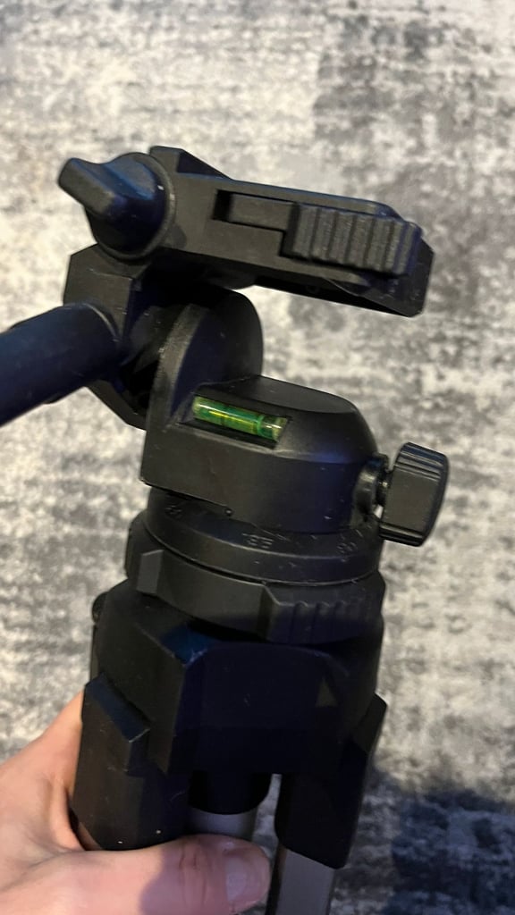 Professional Camera Tripod | Miranda Titan 20 Pan & Tilt Head Tripod