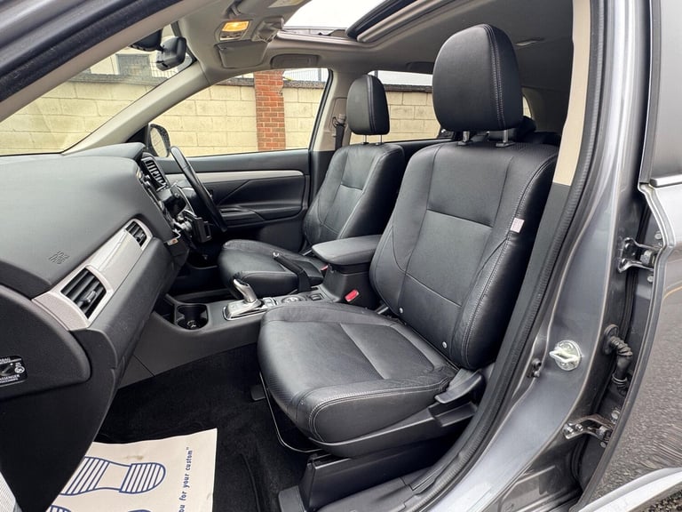  Mitsubishi Outlander 2.0h 12kWh GX4hs CVT 4WD Euro 5 (s/s) 5dr Petrol/Electric Hybrid Automatic