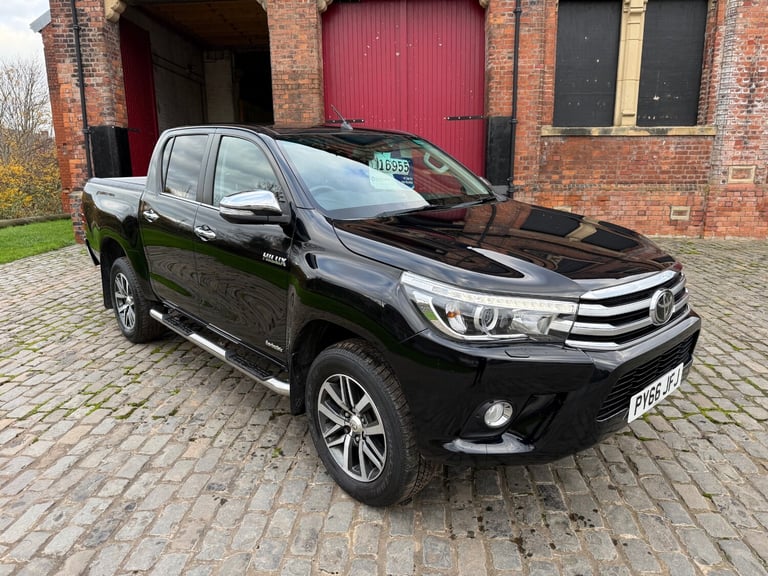2017 Toyota Hilux Invincible D/Cab Pick Up 2.4 D-4D PICK UP Diesel Manual