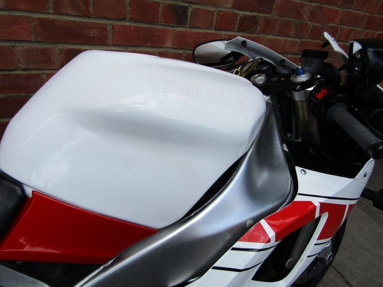 Yamaha YZF R1 1999 MODEL WITH ULEZ CERTIFICATE , SPECIAL PAINT JOB..LOOK ! 