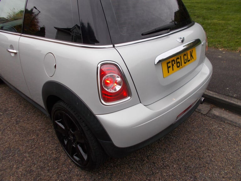 2011 MINI Hatch 1.6 Cooper Soho Euro 5 (s/s) 3dr HATCHBACK Petrol Manual