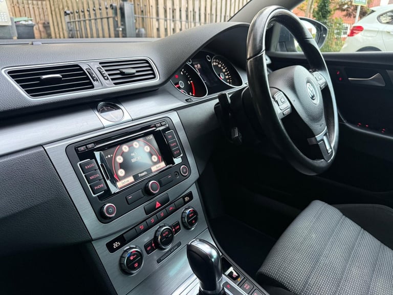2012 Volkswagen Passat 2.0 TDI Bluemotion Tech Sport 4dr DSG SALOON DIESEL Automatic