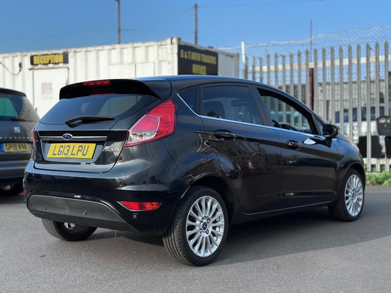 image for Ford, FIESTA, Hatchback, 2013, Semi-Auto, 1597 (cc), 5 doors