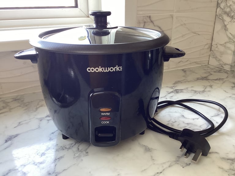 Electric rice cooker for 6 people