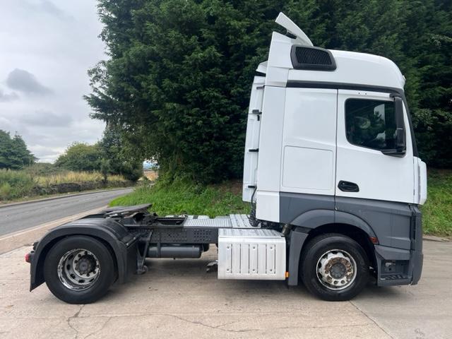 2016 16 Mercedes Actros 1842 Euro 6 Big space 4x2 tractor unit slider a/c fridge