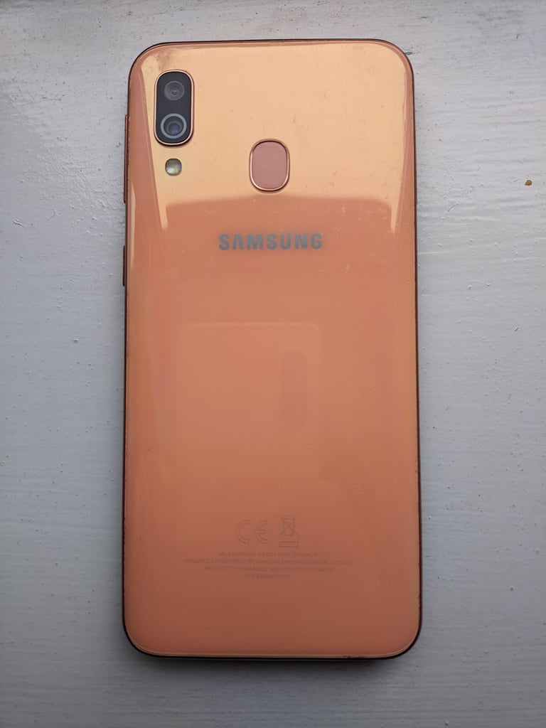 Samsung A40 A405FN/DS Coral Unlocked for PARTS ONLY !!!