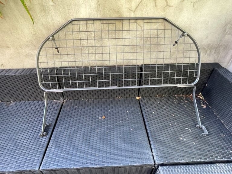 Discovery 4 Dog Gaurd (used)