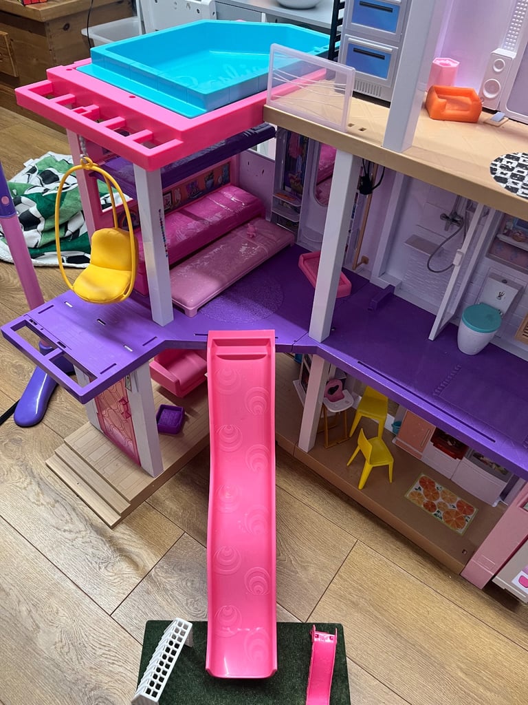 Barbie dream house