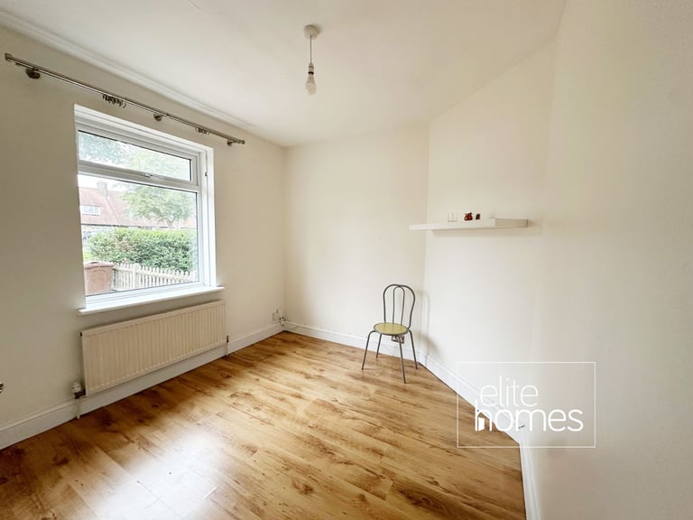 Great condition large 2 bedroom House with private garden in Dagenham, RM8.