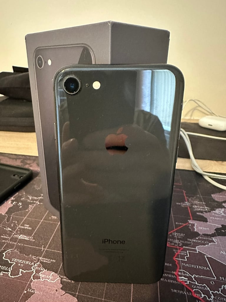 iPhone 8 64GB Space Grey “Unlocked”