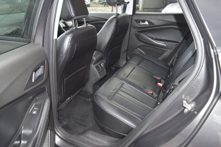 2020 Vauxhall Grandland X 1.6 Hybrid4 300 Business Ed Nav Premium 5dr Auto LEATHER INT PHEV HATCH...