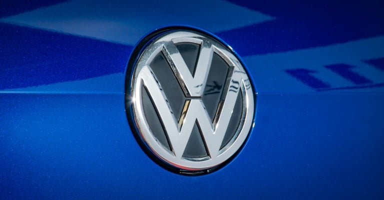 VOLKSWAGEN GOLF R 2.0 TSI R 300ps 5dr 4MOTION- FSH - 6 SPEED MANUAL - LAPIZ BLUE