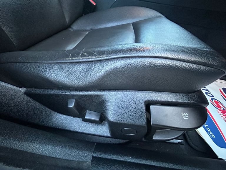 2011 60 BMW 5 SERIES 3.0 523I SE TOURING 5DR PETROL STEPTRONIC EURO 5 (204 PS)