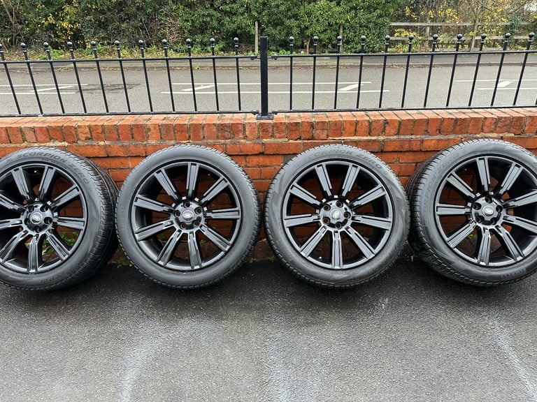 Genuine Range Rover Sport 21” Alloy Wheels & Pirelli Tyres