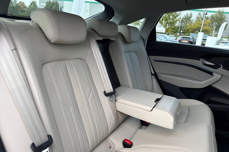 2022 Audi e-tron Sportback Technik 50 quattro 230,00 kW SUV ELECTRIC Automatic