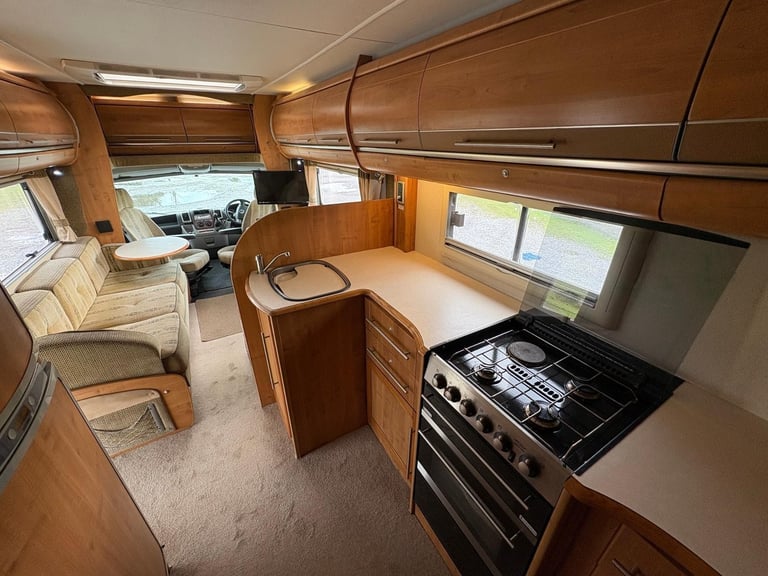 Autotrail Chieftain 2007 Twin Axle 4 Berth 4 Belt Motorhome For Sale 