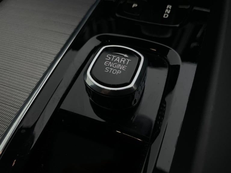 2021 Volvo XC60 2.0 T6 Recharge PHEV R DESIGN 5dr AWD Auto ESTATE PETROL/ELECTRIC Automatic