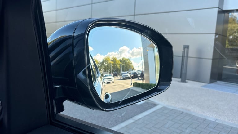2021 Land Rover Discovery 3.0 D300 R-Dynamic HSE 5dr Auto Diesel Station Wagon Station Wagon Dies...