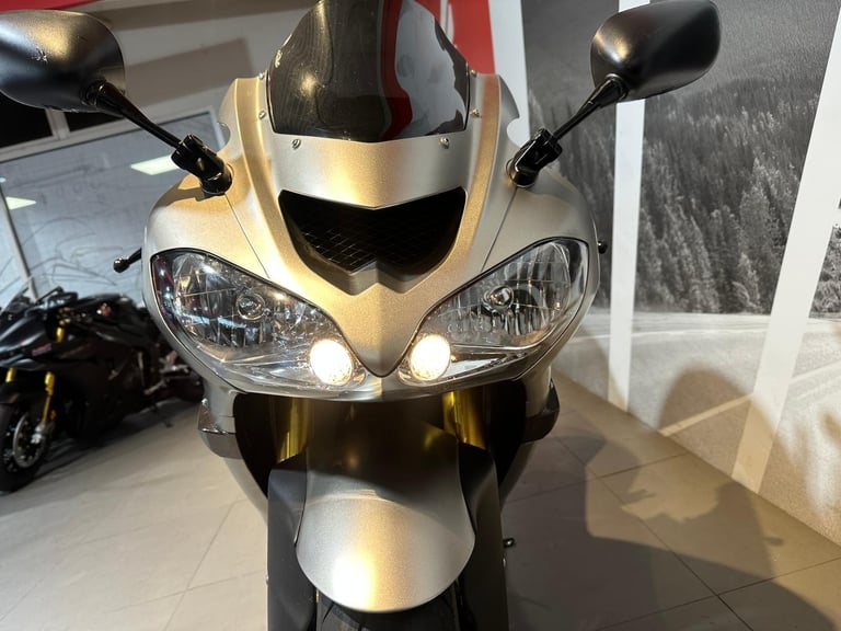 Kawasaki ZX 10 R 2005 with 19,895 miles + Akrapovic 