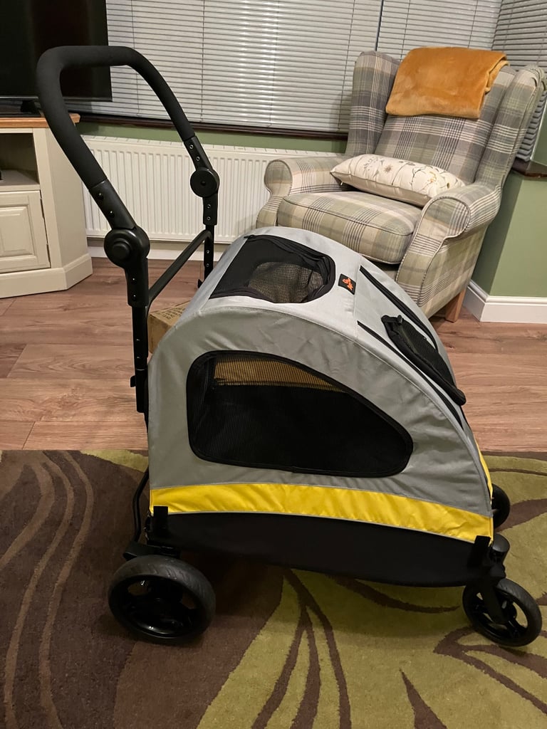 Dog stroller 