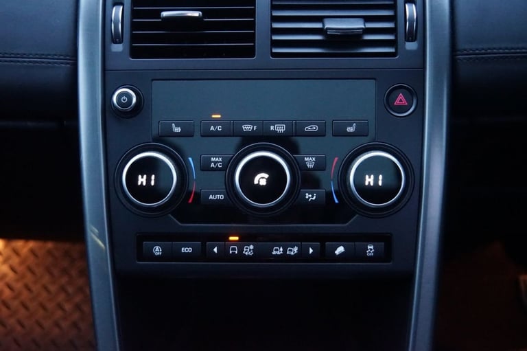 2019 Land Rover Discovery Sport 2.0 TD4 Landmark SUV 5dr Diesel Auto 4WD Euro 6 (s/s) (180 ps) ES...